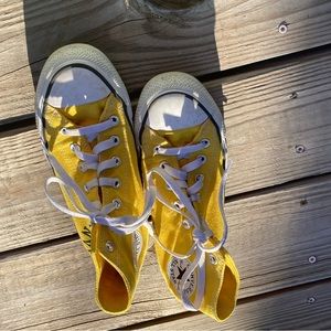 Yellow smile converse